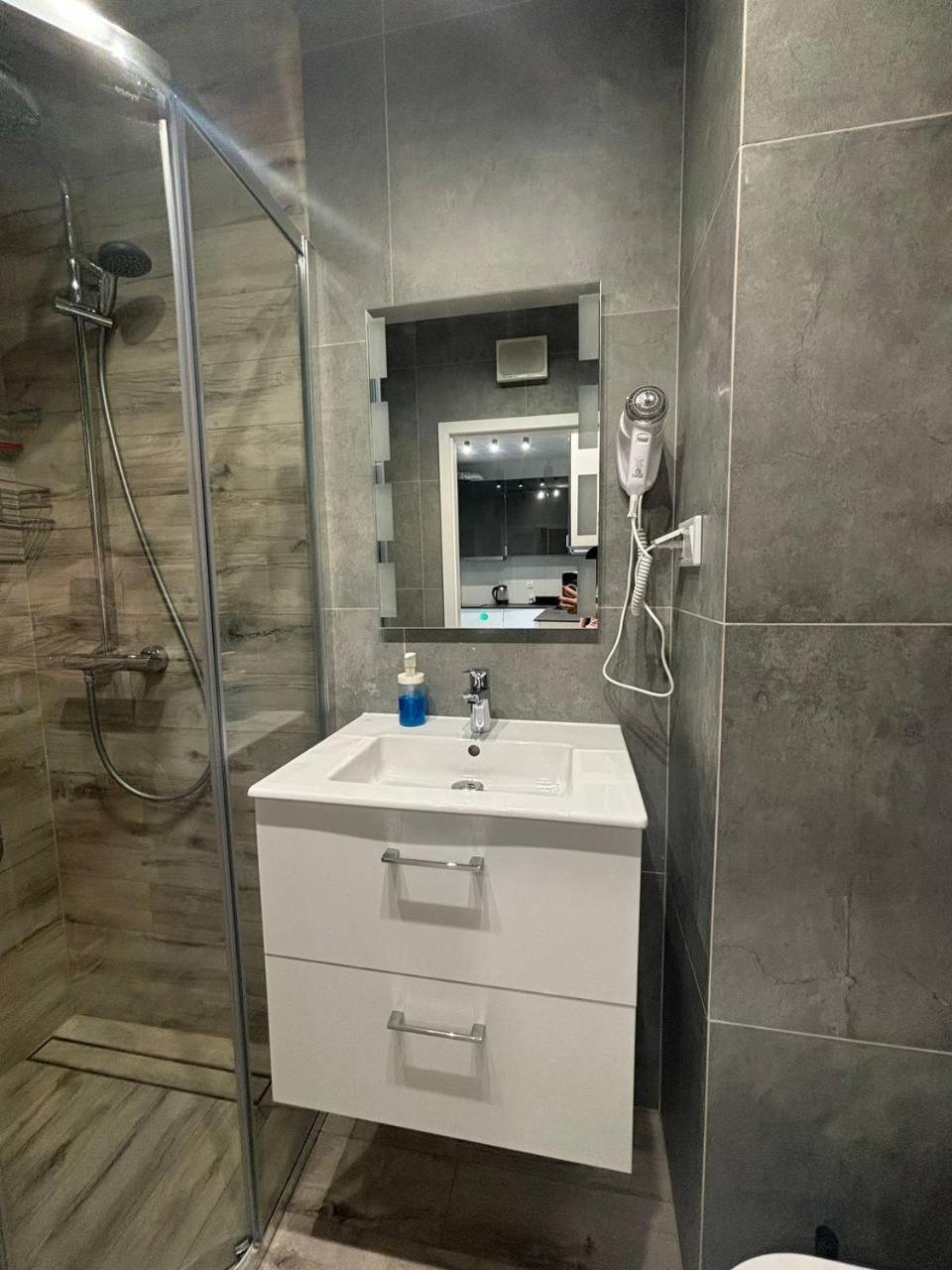 Apartment Space A104 *
